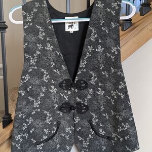 Black and White Vest, Max & Mable, Size m